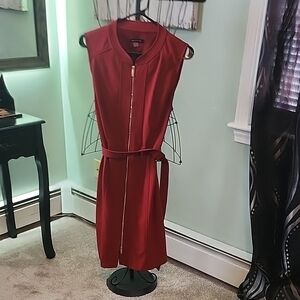 Elegant Red Zip-Up Dress